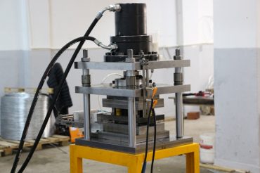 Hydraulic Press Pneumatic Feeder